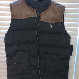Men’s polo vest XXL NEVER WORN